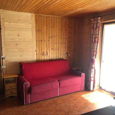 Ampio Monolocale In Centro Champoluc Appartement Buitenkant foto